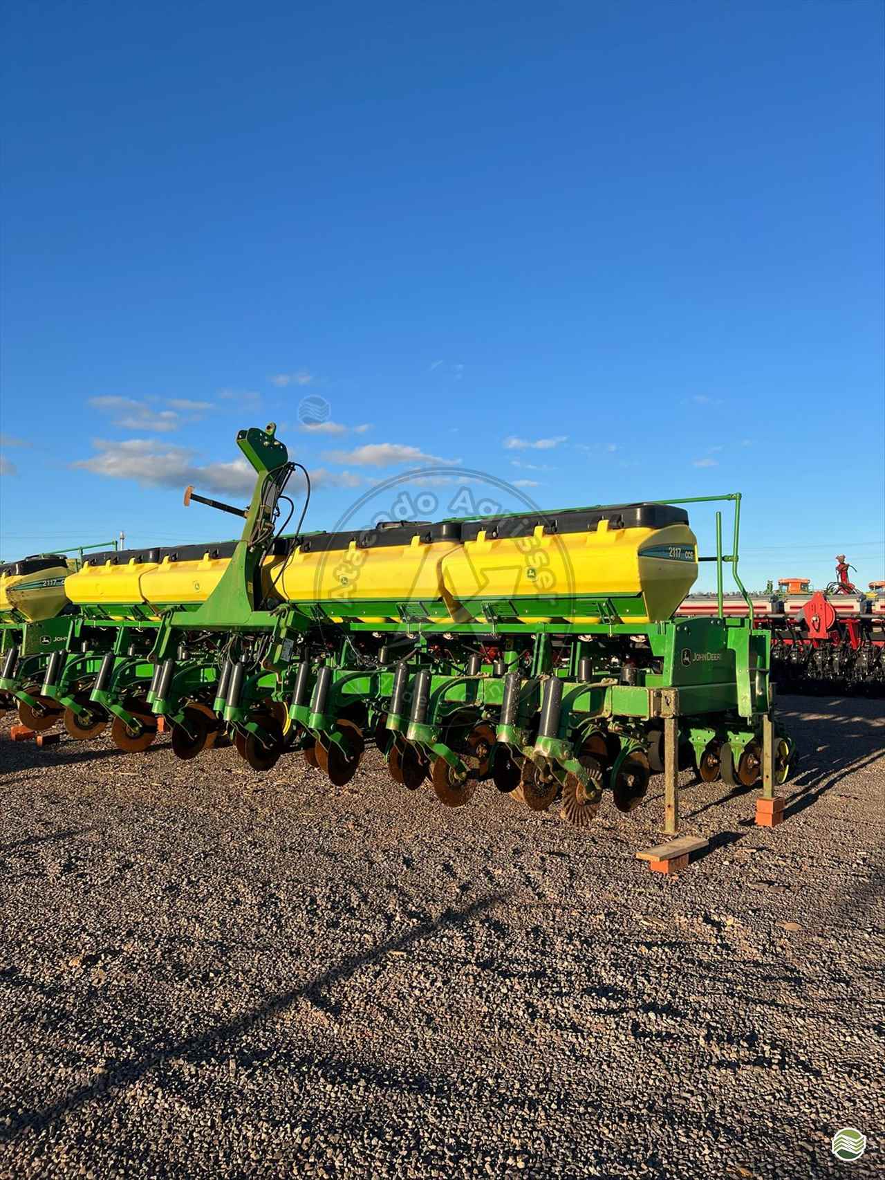PLANTADEIRA JOHN DEERE PLANTADEIRAS 2117 Atacado Agrisser VACARIA RIO GRANDE DO SUL RS